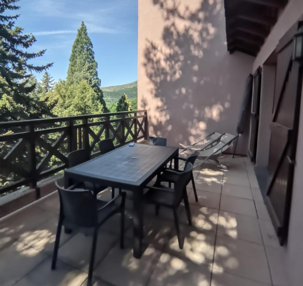 Terrassa a la Cerdanya Apartment Enveitg Bagian luar foto